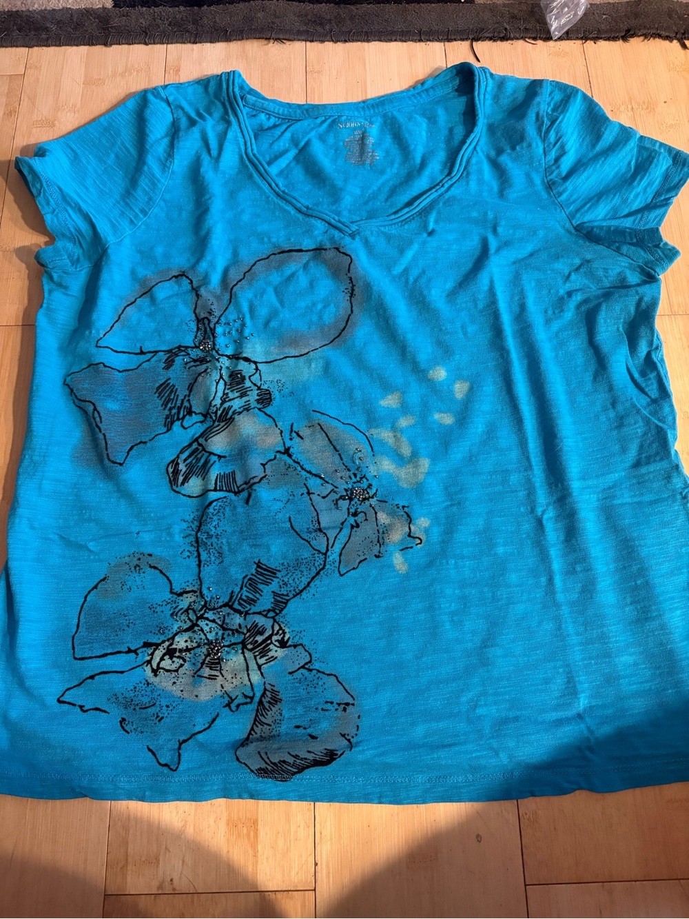 St. John's Bay Teal V-Neck Floral Graphic Tee